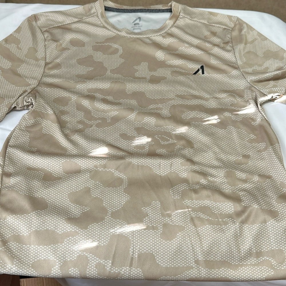 Men’s alive gym shirt sz small